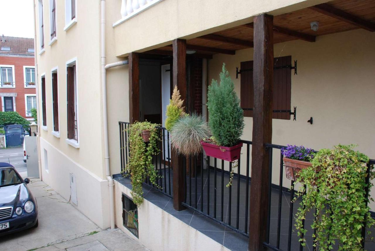 Ferienwohnung Les Combles Rosny-sous-Bois Exterior foto